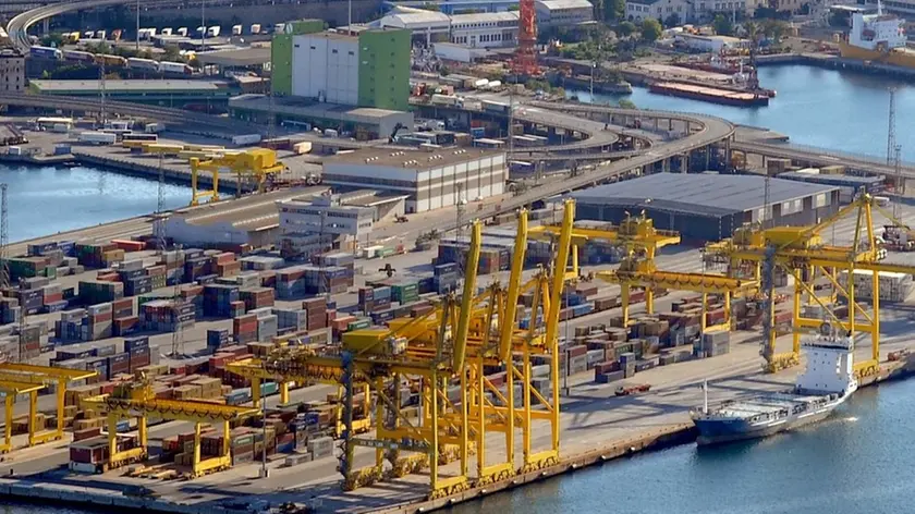 Foto Bruni 14.12.12 Autorità Portuale TS:il porto commerciale e la ferrovia