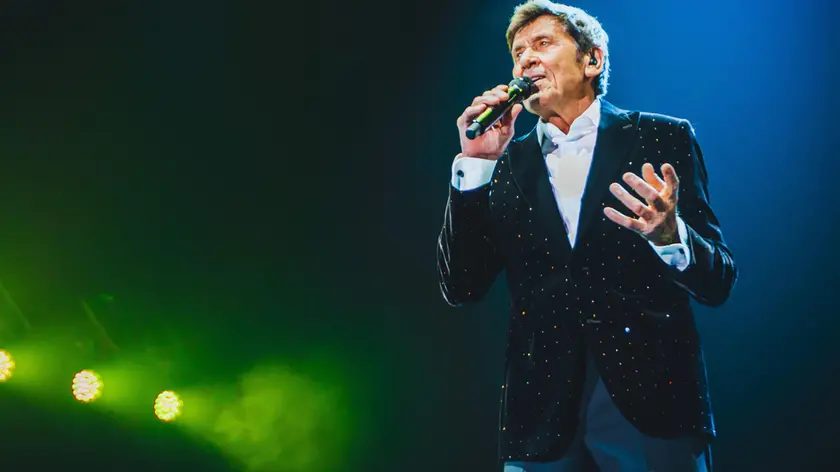 Gianni Morandi in concerto a Villa Manin. Foto Virginia Bettoja