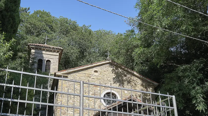 La chiesa di Capofonte, in lista con quella di strada di Fiume. M. Silvano