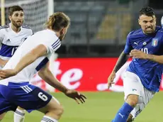 Italy' forward Andrea Petagna (R) in action past San Marino's defender Juri Biordi during the friendly match between Italy and San Marino at Carlo Castellani stadium in Empoli, Italy, 31 May 2017. ANSA/Fabio Muzzi