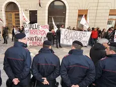 Foto BRUNI TRieste 29.02.12 I NO-TAV MANIFESTANO IN PIAZZA CONTRO L'ARRIVO DI MORETTI AL REVOLTELLA