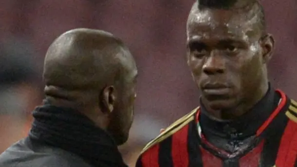 The head coach of Ac Milan Clarence Seedorf (L) with Milan's forward Mario Balotelli (R) during the Italian Serie A soccer match beetwen AC Milan and SSC Napoli at San Paolo Stadium in Naples, 8 February 2014. ANSA/ CIRO FUSCO