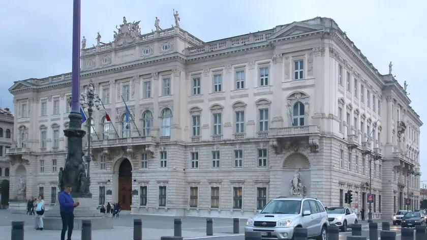 Lasorte Trieste 04/05/19 - Piazza UnitÃ , Palazzo della Regione senza Striscione Regeni