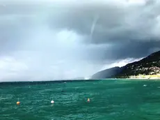 La tromba d'acqua di fronte a Barcola (foto di Damiano Gherdol)