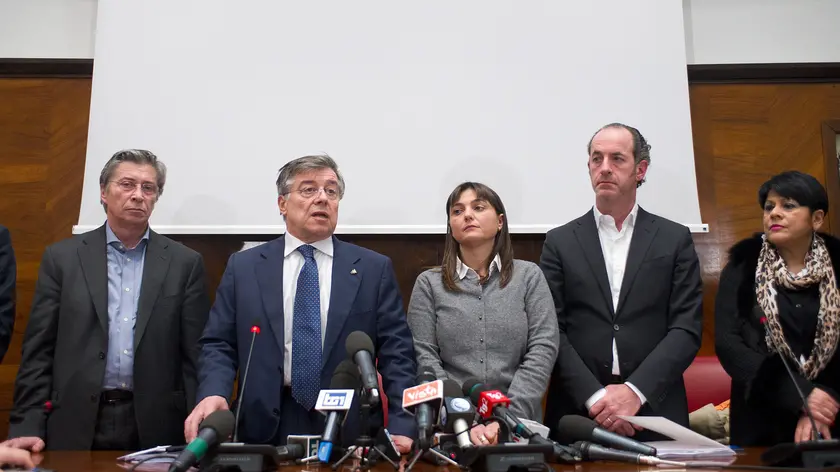 29/01/2014 Roma, conferenza stampa del ministro dello Sviluppo Economico e dei presidenti di regione a margine del tavolo sulla vertenza Electrolux. Nella foto Vasco Errani, Flavio Zanonato, Debora Serracchiani, Luca Zaia e Valentina Aprea