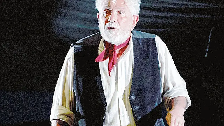 Enrico Guarneri ne “La roba” di scena al Teatro Bobbio