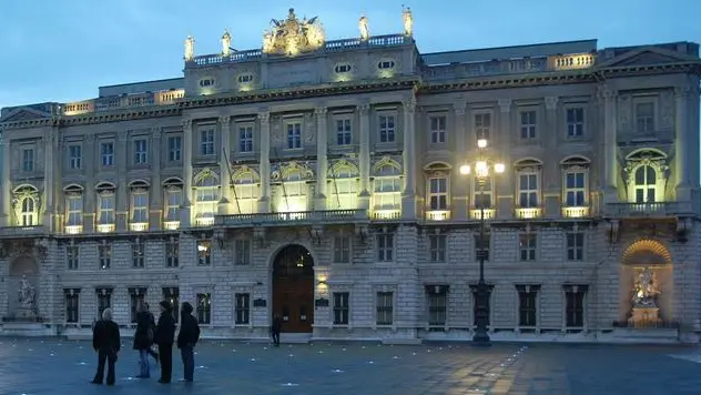 Il palazzo della Regione in piazza Unità