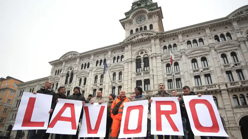 Una protesta dei lavoratori della Sertubi