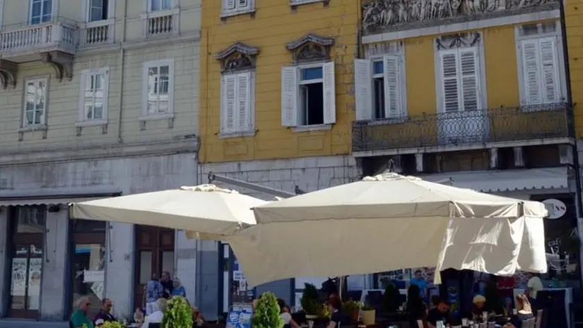 Foto Bruni Trieste 26.08.16 P.zza Goldoni dopo il raid notturno
