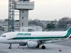 Bonaventura Monfalcone-25.02.2016 Aereo Alitalia fermo dopo l'incidente-Aeroporto-Ronchi dei Legionari-foto di Katia Bonaventura