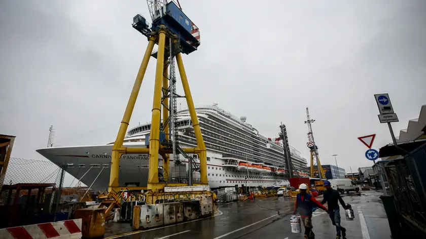 Foto Agenzia Candussi - FAVARATO. - MESTRE VIA DELLA LIBERTA' -MARGHERA PRESENTAZIONE CARNIVAL PANORAMA PRESSO LA FINCANTIERI. IN FOTO LA NAVE.