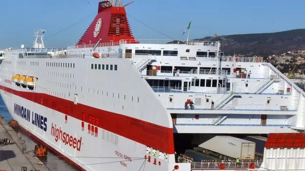 Il traghetto Cruise Europa che collega Trieste alla Grecia