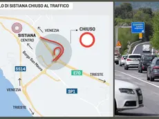 La mappa con il tratto interdetto e, a destra, le code fotografate da Massimo Silvano