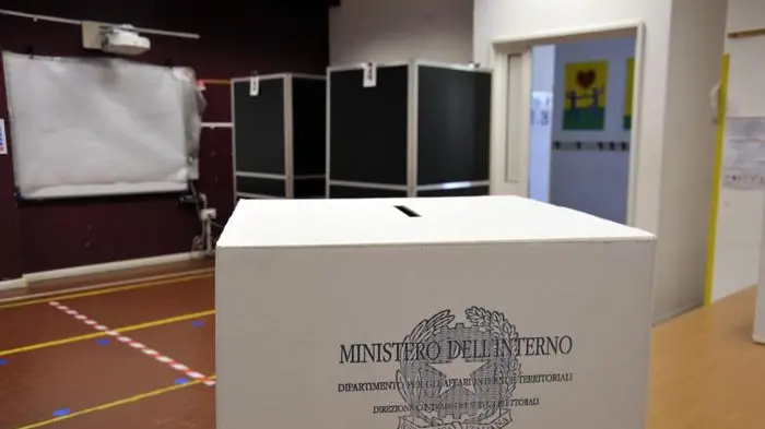 Regionali: un'urna elettorale