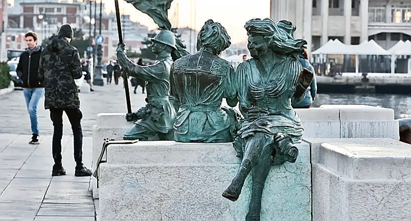 Lasorte Trieste 13/02/23 - Rive, Scala Reale, Statua Bersaglieri