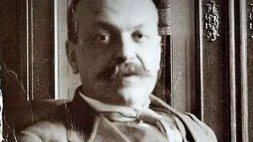 Lo scrittore Italo Svevo (Trieste, 1861-Motta di Livenza 1928)