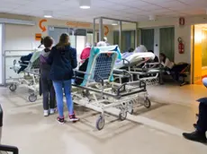 Pazienti in attesa al Pronto soccorso dell’ospedale di Cattinara, struttura dell’Azienda sanitaria universitaria integrata di Trieste