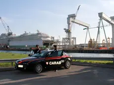 I carabinieri durante l’operazione di indagine relativa al caporalato in Fincantieri (foto Bonaventura)