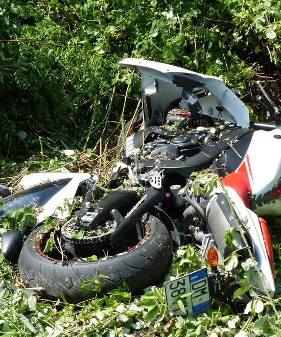 Bumbaca Gorizia 01_06_2017 Sagrado Poggio incidente furgone Opel vs motocicletta © Fotografia di Pierluigi Bumbaca