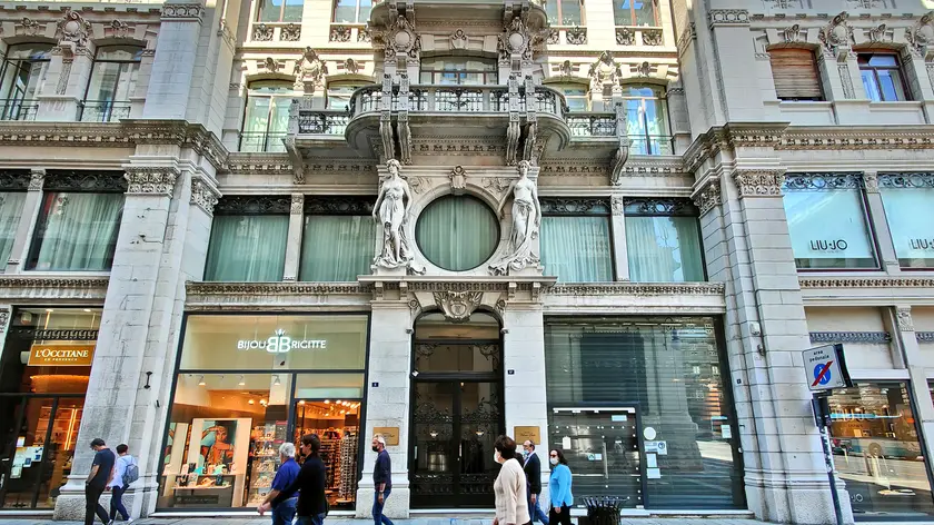 Casa Terni Smolars ospita il Palace Suite. Anche qui la via è pedonale