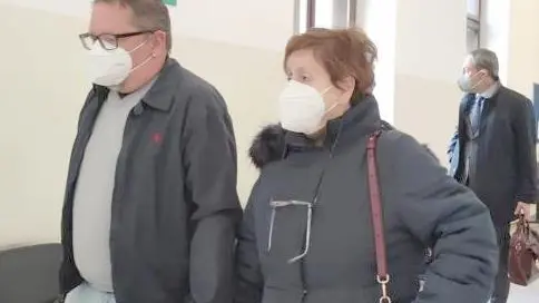 L’imputata, Loredana Crasso, accompagnata da un parente Lasorte