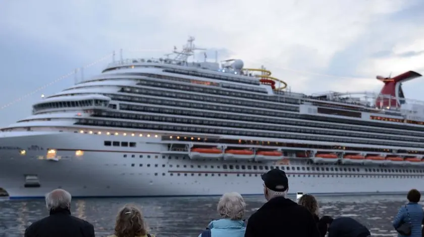 Foto BRUNI 30.04.16 Costa Mediterranea e Carnival Vista a Trieste