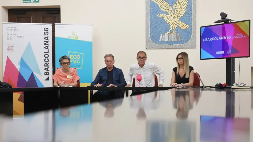 Presentati i "calici personalizzati" di Barcolana: così verranno eliminati quelli monouso