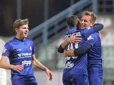 Federico Maracchi festeggiato dopo un gol