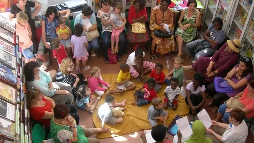 Bambini partecipano a una delle iniziative di "Nati per leggere"