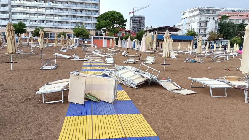 Danneggiamenti in spiaggia a Lignano