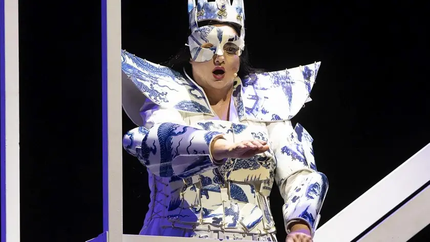 Il soprano Rebeka Lokar nei panni di “Turandot” Foto Fabio Parenzan
