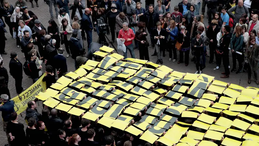 A moment of the manifestation to ask "Truth for Giulio" (Giulio Regeni is an Italian student murdered in Cairo, Egypt), Milan, 24 April 2016. ANSA/ MOURAD BALTI TOUATI