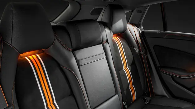Mercedes-Benz CLA 250 4MATIC Shooting Brake (X117) 2014, OrangeArt Interieur.Mercedes-Benz CLA 250 4MATIC Shooting Brake (X117) 2014, OrangeArt interior