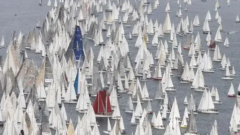 Un'immagine della partenza della 44/a edizione della regata Barcolana nello specchio di mare prospiciente il Faro della Vittoria, 14 ottobre 2012 a Trieste. .More than 1,700 yachts convene in the Gulf of Trieste (northern Italy) fort the 44/th edition of the Barcolana Sail Race, 14 October 2012. The spectacular annual race is the largest sailing event in Europe and the only regatta in the world to set a single start line for so many yachts. .ANSA/ANDREA LASORTE