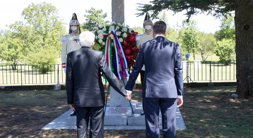 Mattarella e Pahor ripetono il loro omaggio congiunto davanti al cippo dedicato ai quattro antifascisti sloveni fucilati nel 1930