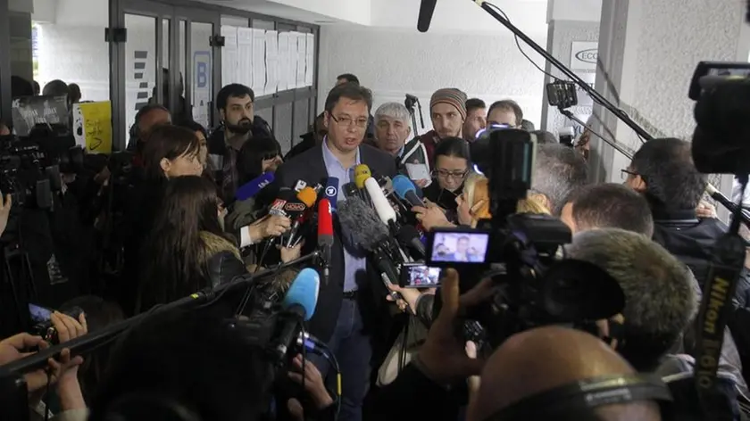 epa05275013 Serbian progressive party (SNS) leader Aleksandar Vucic address the media at a polling station in Belgrade, Serbia, 24 April 2016. Serbia is holding snap parliamentary elections. EPA/ANDREJ CUKIC