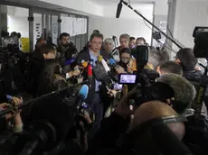 epa05275013 Serbian progressive party (SNS) leader Aleksandar Vucic address the media at a polling station in Belgrade, Serbia, 24 April 2016. Serbia is holding snap parliamentary elections. EPA/ANDREJ CUKIC