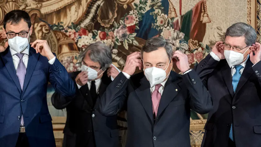 Stefano Patuanelli, Renato Brunetta, Mario Draghi (foto Lapresse)