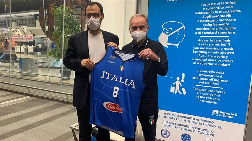 Stefano Patuanelli con Petrucci nei giorni della spedizione olimpica