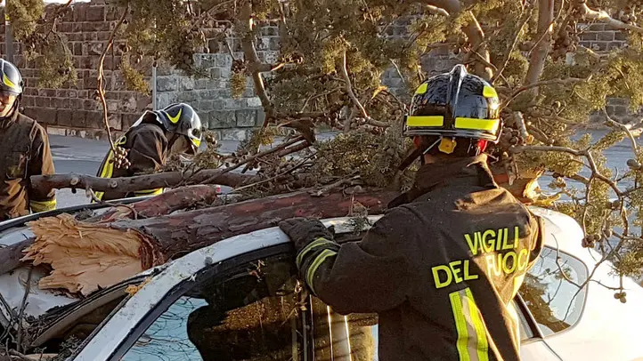 Lasorte Trieste 19/01/17 - Bora, Via Angeli, Squadra Vigili del Fuoco di Pordenone