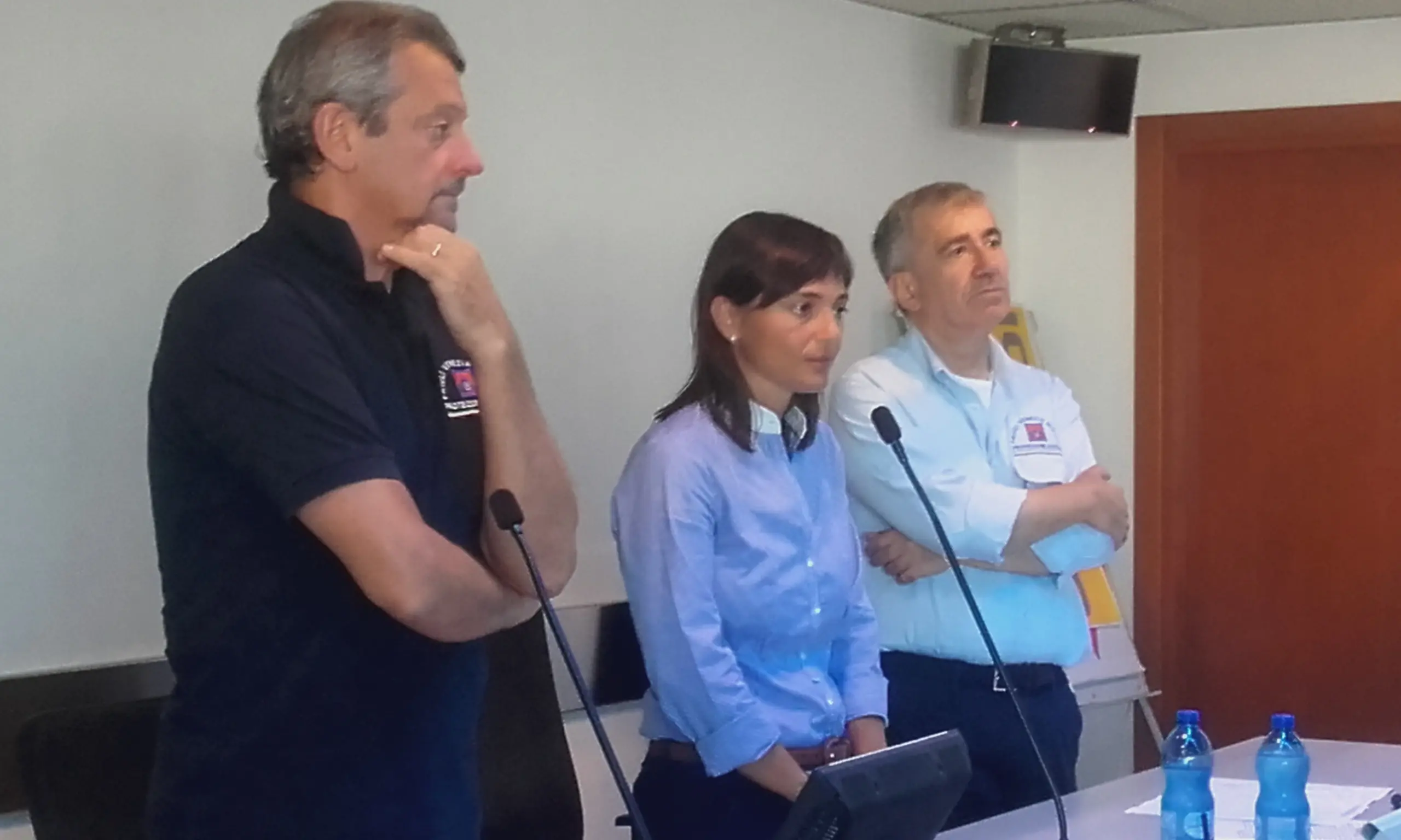 C'è anche la governatrice Serracchiani nella sede della Protezione civile di Palmanova (foto Moretti)