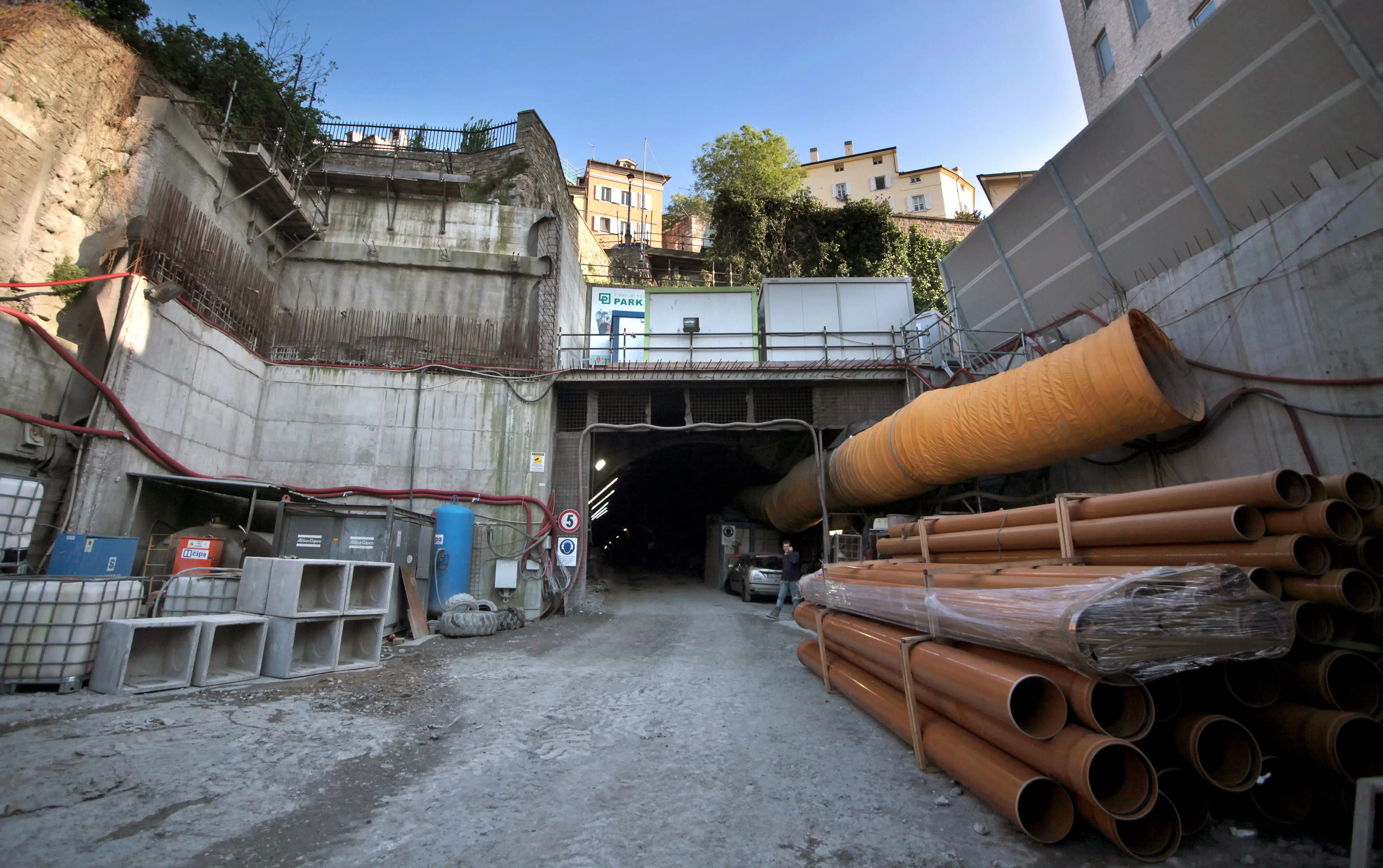 L'area del cantiere di via del Teatro Romano