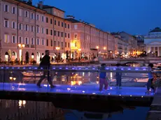 Lasorte Trieste 02/04/14 - Ponte Curto, Passaggio Joyce, Illuminato di Blu, Giornata dell'Autismo