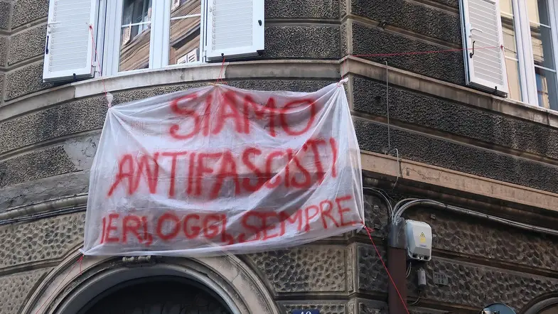 Lasorte Trieste 25/04/20 - Via Rittmeyer, Via Ruggero Manna, Striscione Antifascista