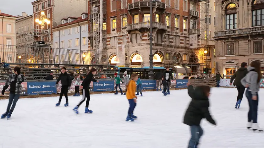 Lasorte Trieste 21/12/17 - Piazza Ponterosso, Pista di Pattinaggio