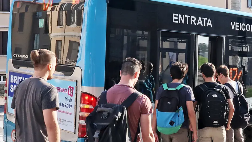 Lasorte Trieste 19/09/18 - Via Valerio, Autobus, Studenti Universitari