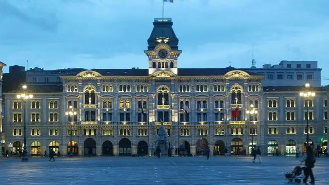 Lasorte Trieste 01 11 03 - Per Archivio - Piazza Unità