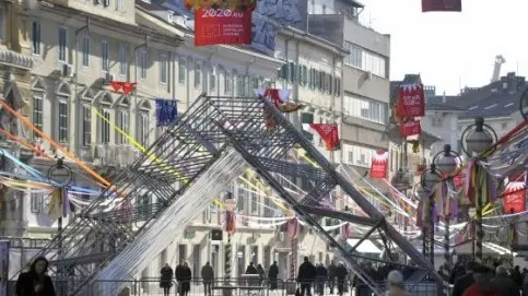 Gli ultimi preparativi a Fiume per la grande festa dell’inaugurazione di domani. novilist.hr