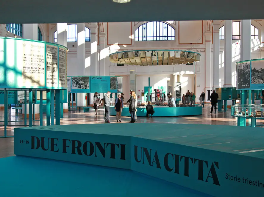 "Due fronti, una città": l'ultima grande mostra al Salone degli Incanti