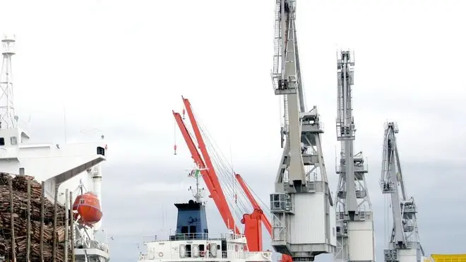 Altran Mf-porto con operai
